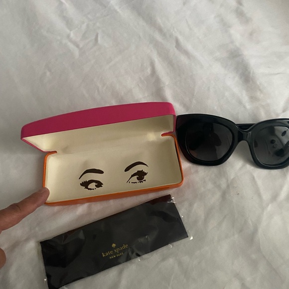Kate spade ♠️ “cat sunglasses 🕶️ “ brand new never used, super cute - Picture 9 of 10